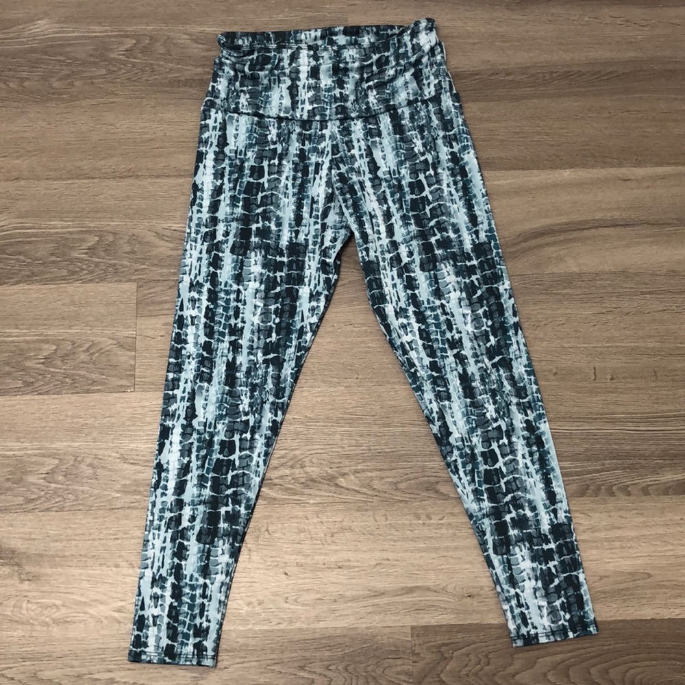 Onzie Women’s Legging- blue snakeskin print - size M/L